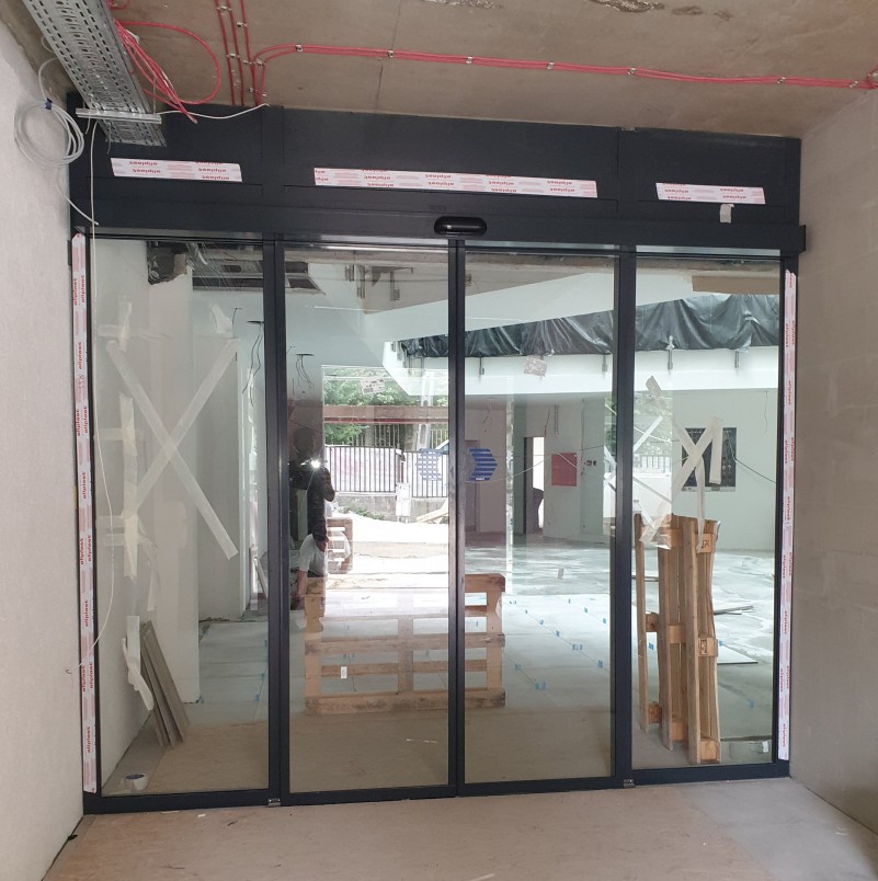 RECORD Automataajtók 2 mozgószárnyú fotocellás ajtó telepítésünk hévízen