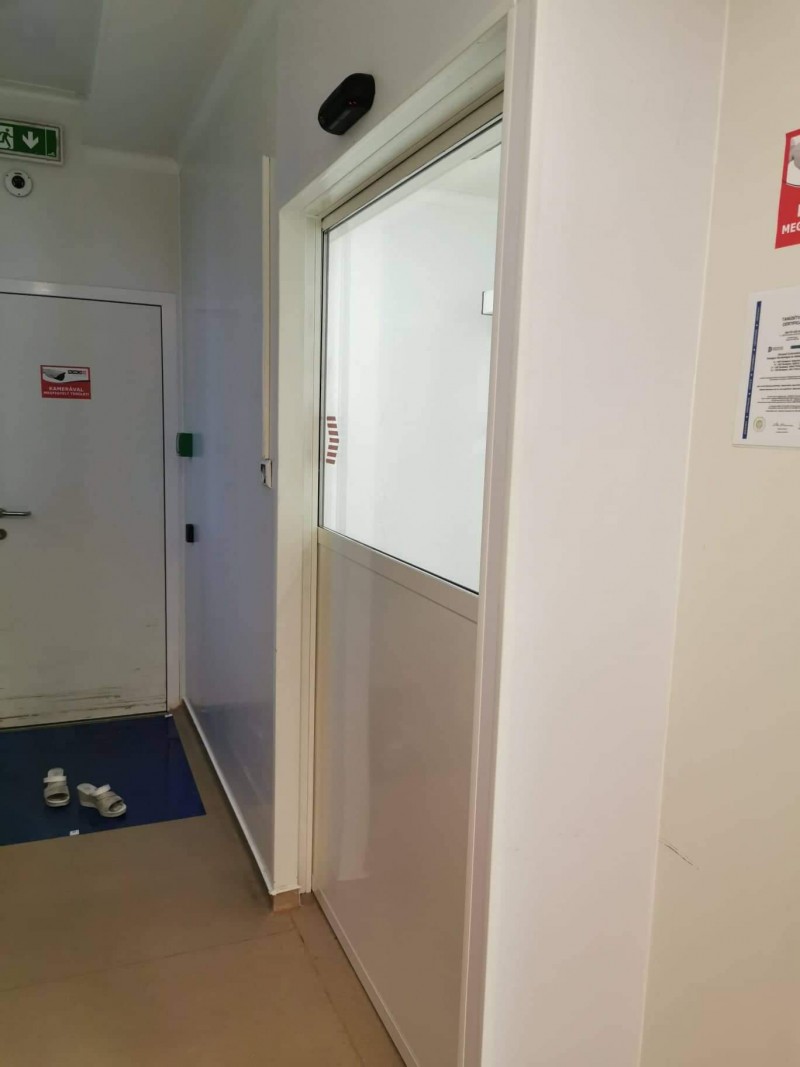 RECORD Automataajtók Automata ajtò telepìtèsünk a Szent Làszlò kòrhàzban.