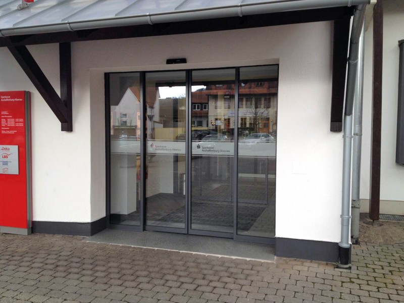 RECORD Automataajtók Automata üvegajtók